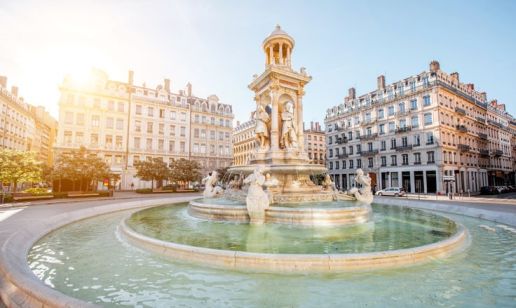 Postponement of Mandatory E-invoicing and E-reporting in France